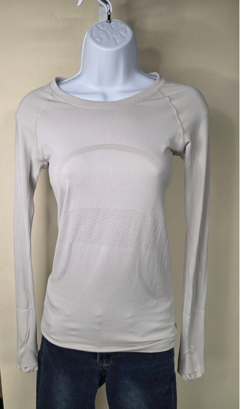 Lululemon Seamless Long Sleeve Running Top Gray Beige Thumbholes Approx 4 0130